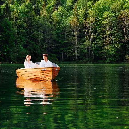 Tauroa Seehotel فندق