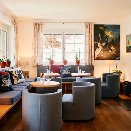 Tauroa Seehotel فندق غروندلسي