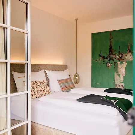 Tauroa Seehotel فندق