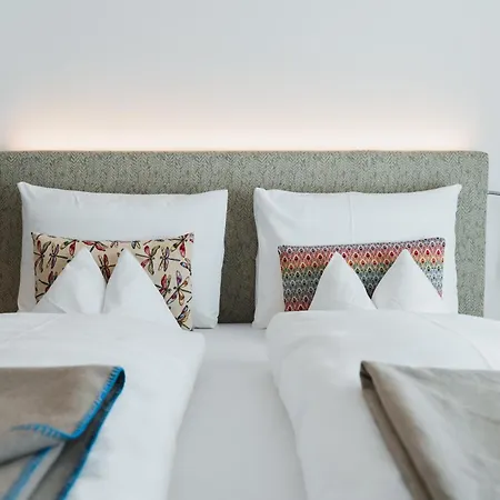 Tauroa Seehotel 4* Grundlsee