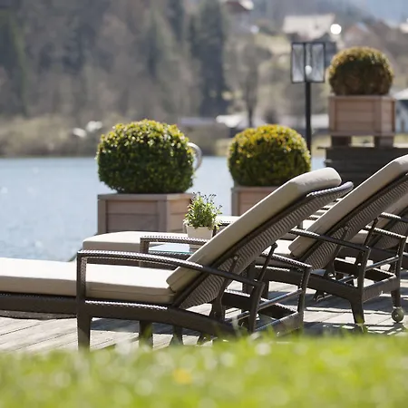 Tauroa Seehotel فندق غروندلسي