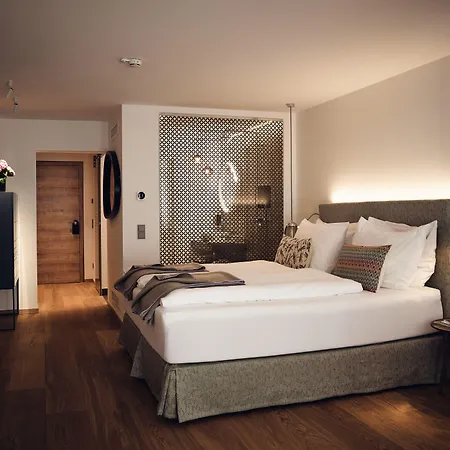 Tauroa Seehotel מלון