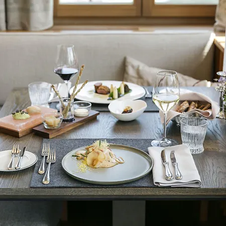 Hotel Tauroa Seehotel Grundlsee