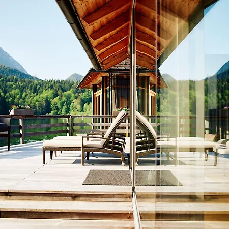 Tauroa Seehotel 4* Grundlsee