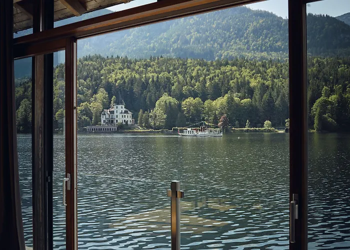 Tauroa Seehotel 4* Grundlsee