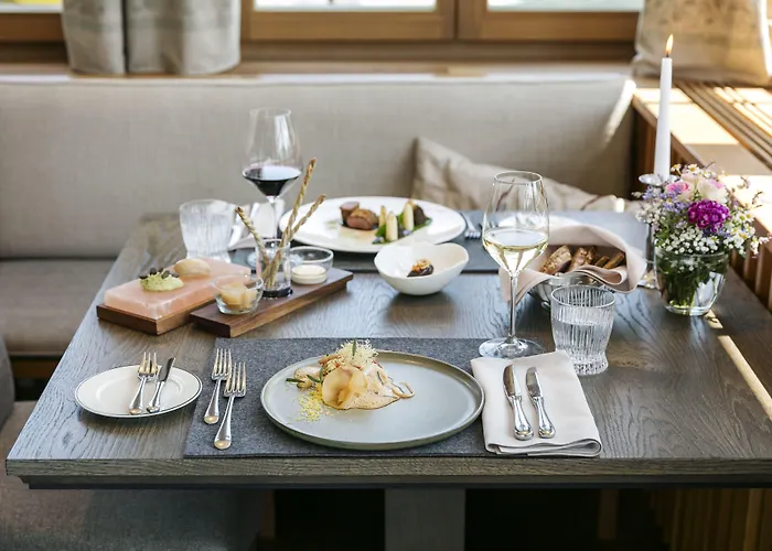 Hotel Tauroa Seehotel Grundlsee