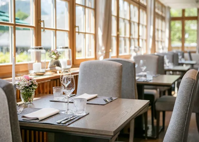 Tauroa Seehotel 4* Grundlsee